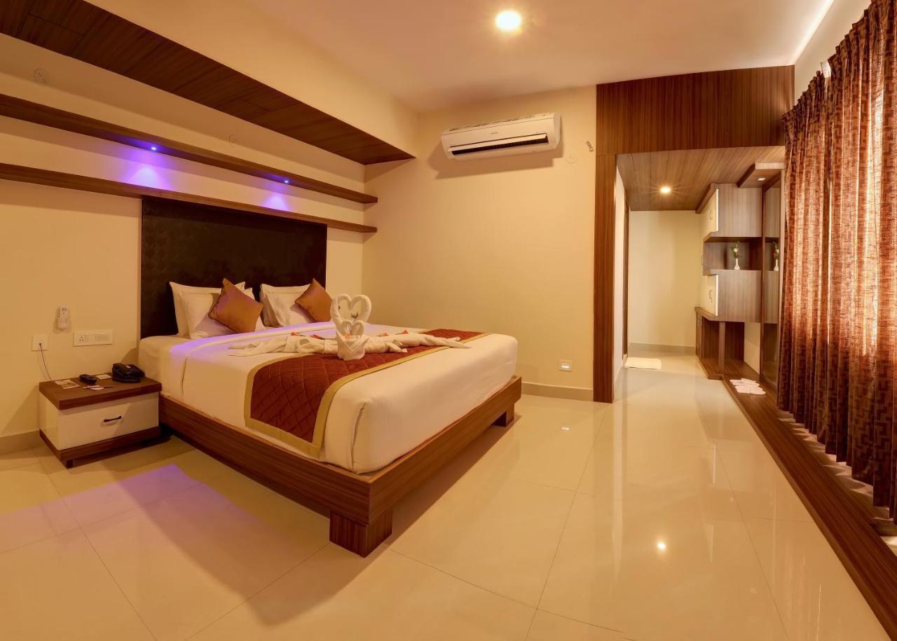 Rio Meridian Hotel Mysore Ngoại thất bức ảnh