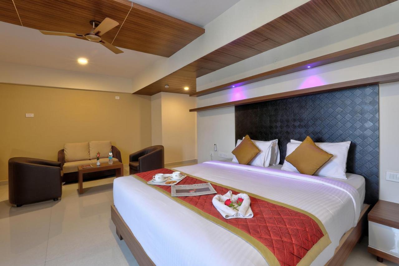 Rio Meridian Hotel Mysore Ngoại thất bức ảnh